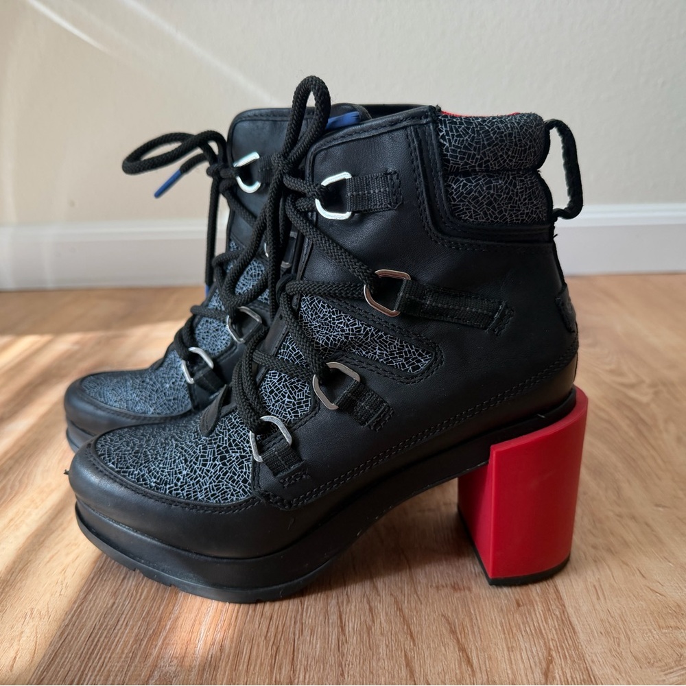 Sorel Black and Red Lace Up Women's Boots - Picture 2 of 6